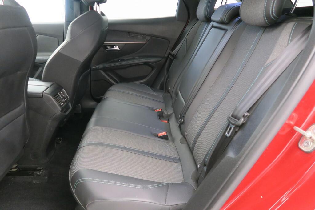 Peugeot 3008 1.2 PureTech 96KW (130CV) S&S Allure 15 Peugeot 3008 1.2 PureTech 96KW (130CV) S&S Allure 15