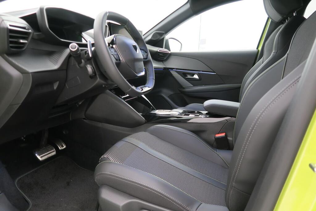 Peugeot 208 GT HYBRID 100 eDCS6 7 Peugeot 208 GT HYBRID 100 eDCS6 7