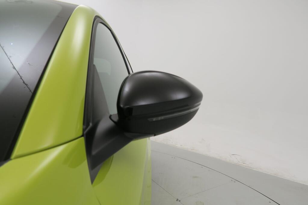 Peugeot 208 GT HYBRID 100 eDCS6 21 Peugeot 208 GT HYBRID 100 eDCS6 21