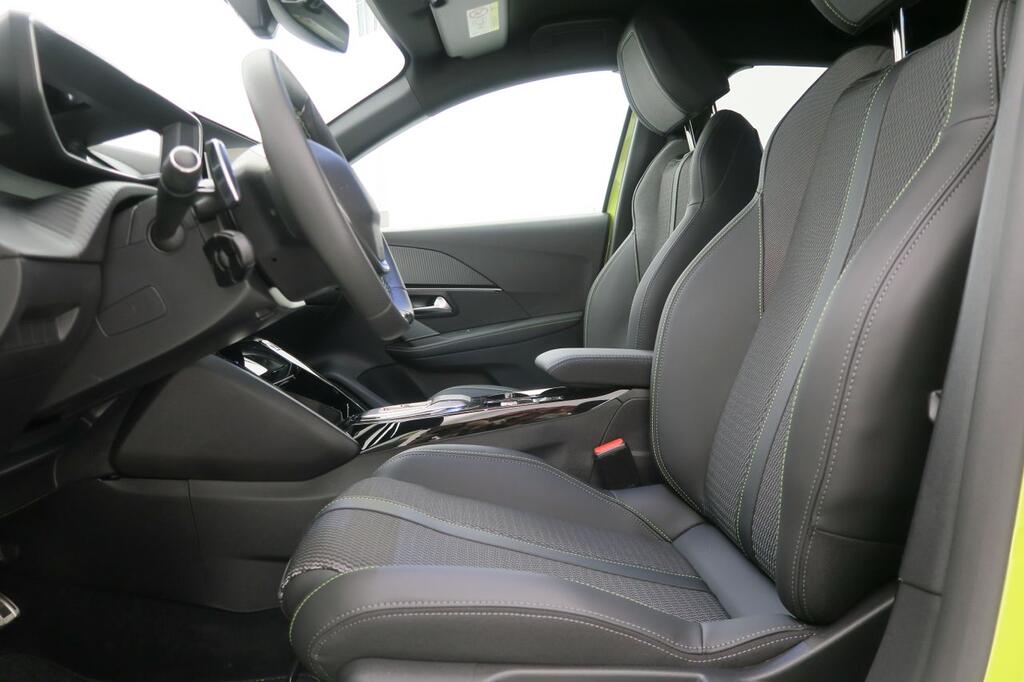 Peugeot 208 GT HYBRID 100 eDCS6 15 Peugeot 208 GT HYBRID 100 eDCS6 15