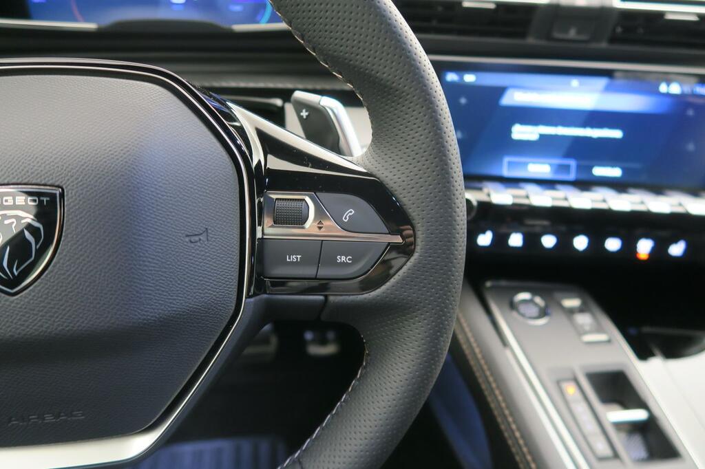 Peugeot 508 Hybrid SW GT HYBRID 225 e-EAT8 8 Peugeot 508 Hybrid SW GT HYBRID 225 e-EAT8 8
