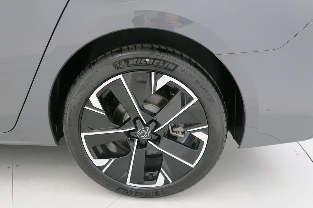 Peugeot 508 Hybrid SW GT HYBRID 225 e-EAT8 21 Peugeot 508 Hybrid SW GT HYBRID 225 e-EAT8 21