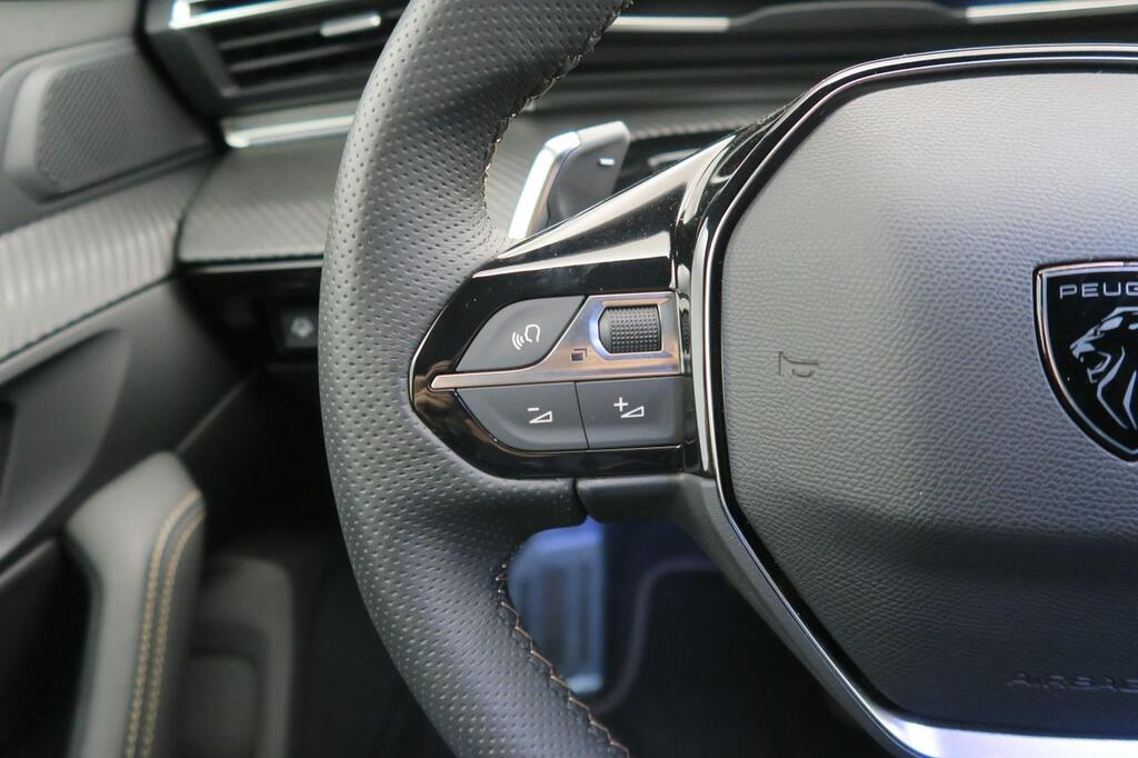 Peugeot 508 Hybrid 5P GT HYBRID 180 e-EAT8 10 Peugeot 508 Hybrid 5P GT HYBRID 180 e-EAT8 10