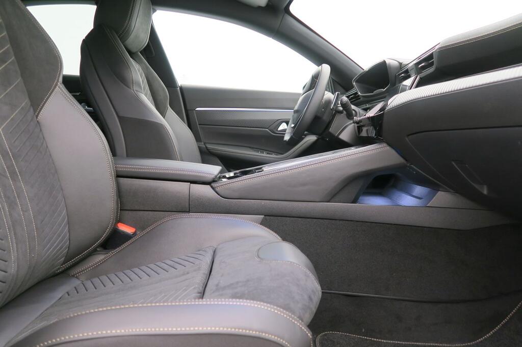 Peugeot 508 Hybrid 5P GT HYBRID 180 e-EAT8 14 Peugeot 508 Hybrid 5P GT HYBRID 180 e-EAT8 14