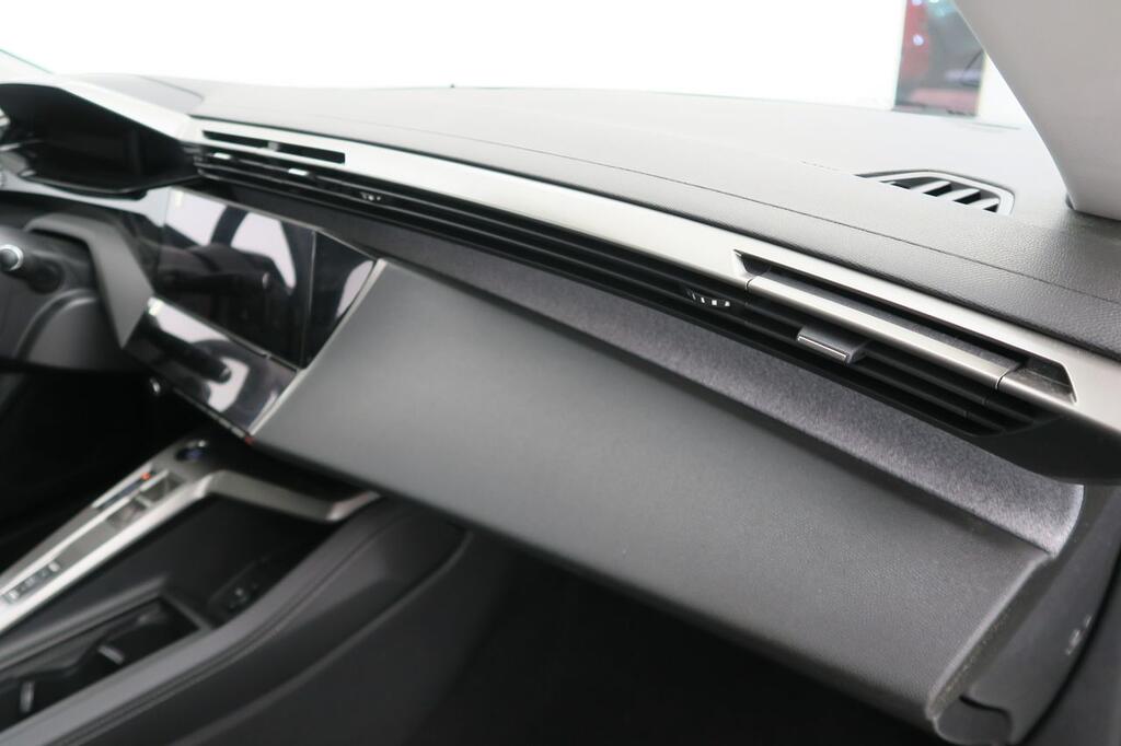 Peugeot 308 5P Allure Hybrid PHEV 180 e-EAT8 13 Peugeot 308 5P Allure Hybrid PHEV 180 e-EAT8 13