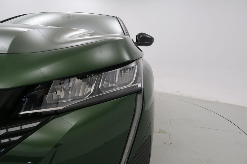 Peugeot 308 5P Allure Hybrid PHEV 180 e-EAT8 19 Peugeot 308 5P Allure Hybrid PHEV 180 e-EAT8 19