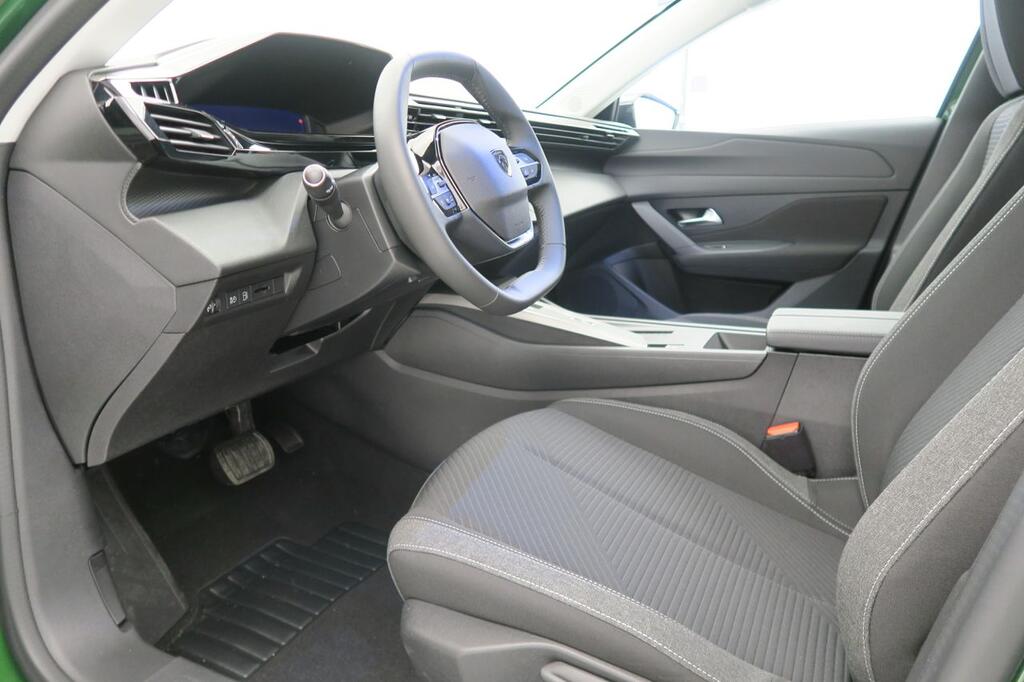 Peugeot 308 5P Active Hybrid 180 eEAT8 6 Peugeot 308 5P Active Hybrid 180 eEAT8 6