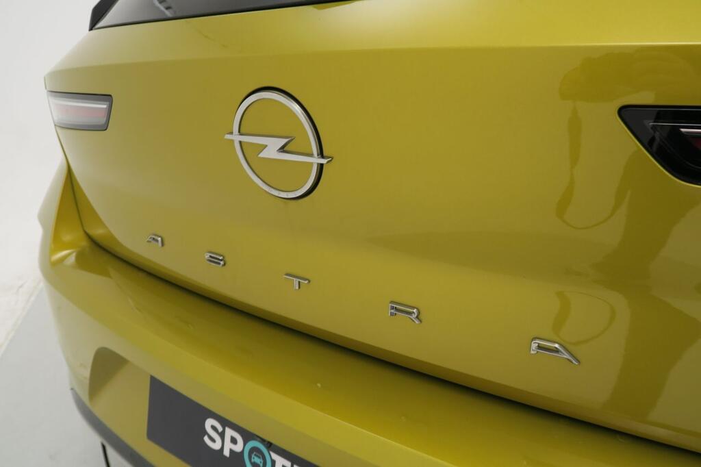 Opel Astra 1.6T Hybrid 132kW (180CV) Elegance Auto 18 Opel Astra 1.6T Hybrid 132kW (180CV) Elegance Auto 18