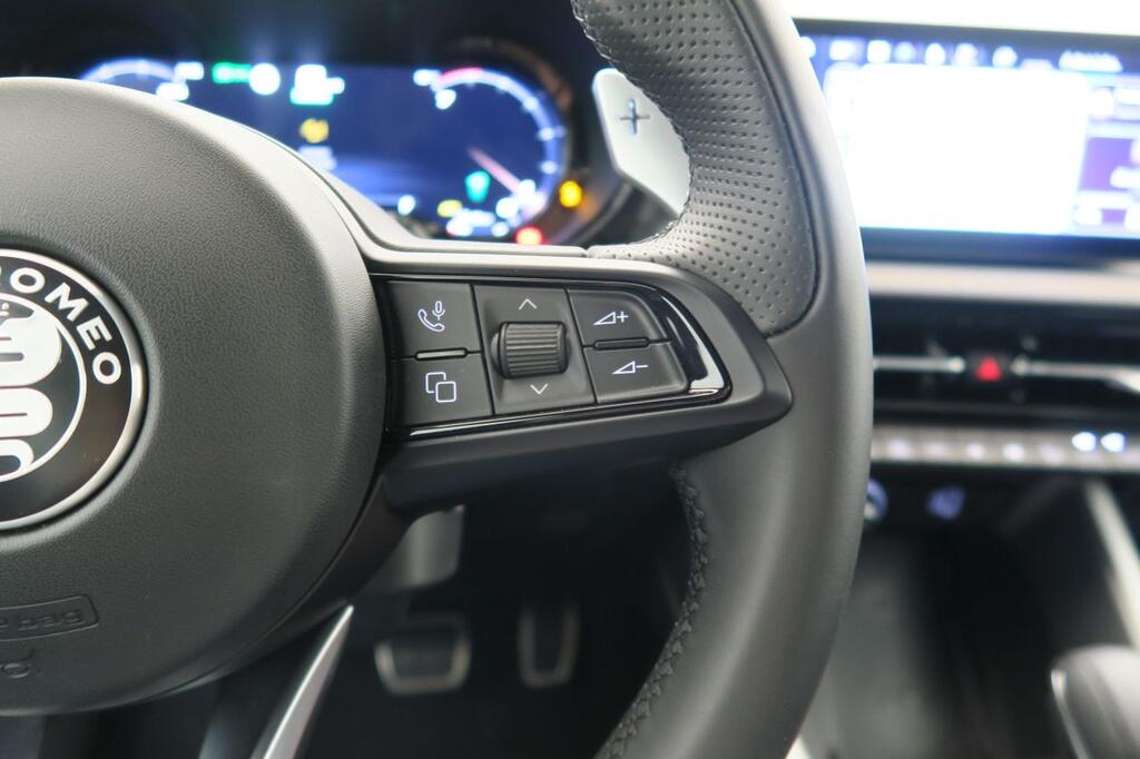 Alfa Romeo Tonale 1.3 Multi-air PHEV Ti Q4 11 Alfa Romeo Tonale 1.3 Multi-air PHEV Ti Q4 11