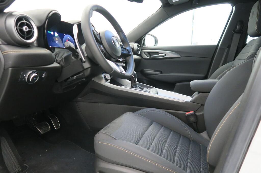 Alfa Romeo Tonale 1.3 Multi-air PHEV Ti Q4 6 Alfa Romeo Tonale 1.3 Multi-air PHEV Ti Q4 6