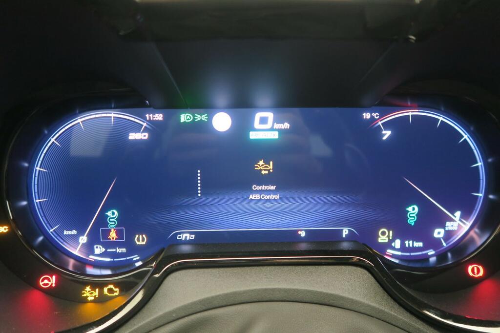 Alfa Romeo Tonale 1.3 Multi-air PHEV Ti Q4 8 Alfa Romeo Tonale 1.3 Multi-air PHEV Ti Q4 8