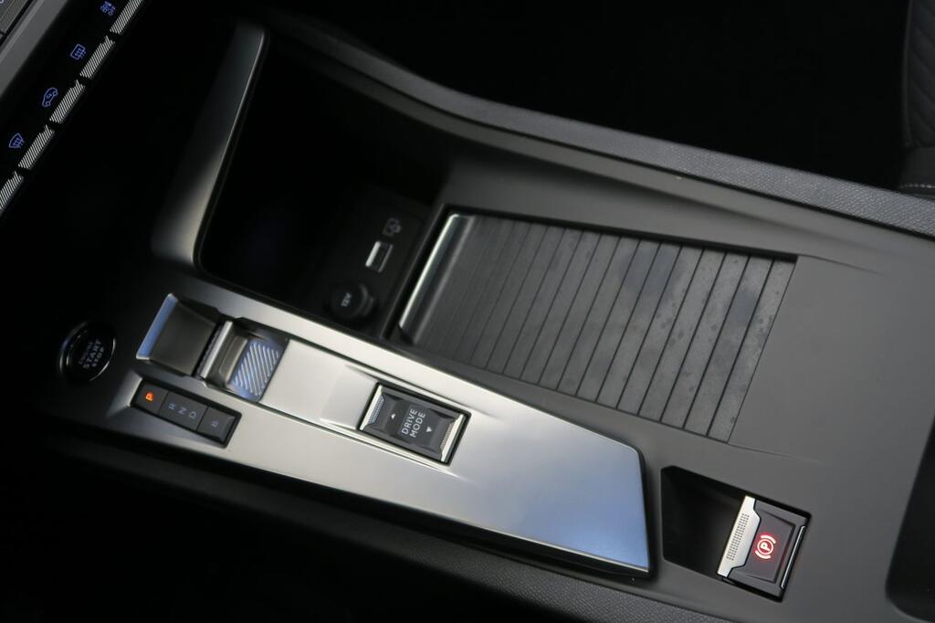 Peugeot 308 5P Active Hybrid 180 eEAT8 9