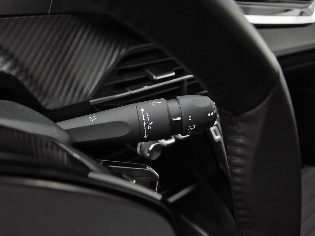 Peugeot 208 Active Puretech 100 18