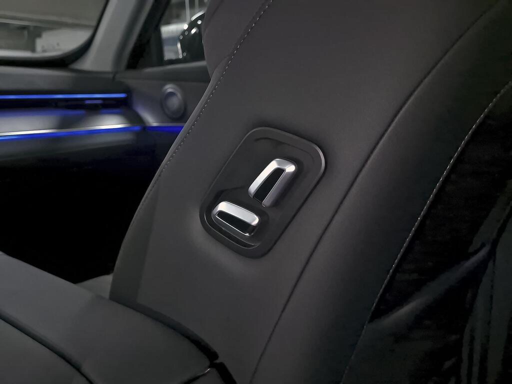 Ebro S800 1.5 TGDI PHEV Luxury E-CVT 33 Ebro S800 1.5 TGDI PHEV Luxury E-CVT 33