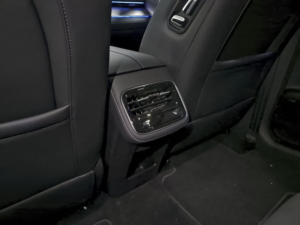 Ebro S800 1.5 TGDI PHEV Luxury E-CVT 30 Ebro S800 1.5 TGDI PHEV Luxury E-CVT 30