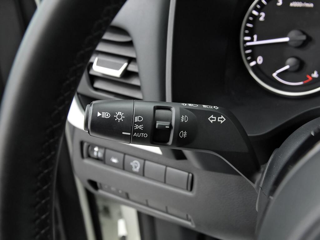 Nissan Qashqai DIG-T 103kW (140CV) mHEV 4x2 Acenta 14 Nissan Qashqai DIG-T 103kW (140CV) mHEV 4x2 Acenta 14