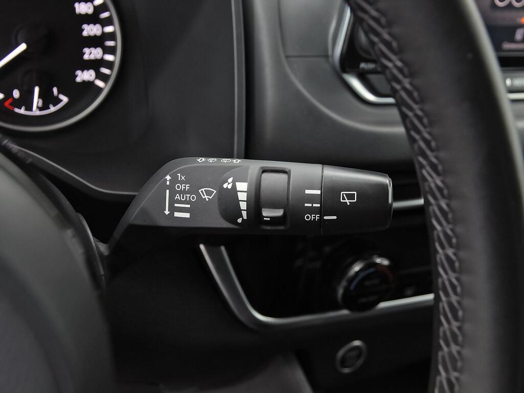 Nissan Qashqai DIG-T 103kW (140CV) mHEV 4x2 Acenta 15 Nissan Qashqai DIG-T 103kW (140CV) mHEV 4x2 Acenta 15