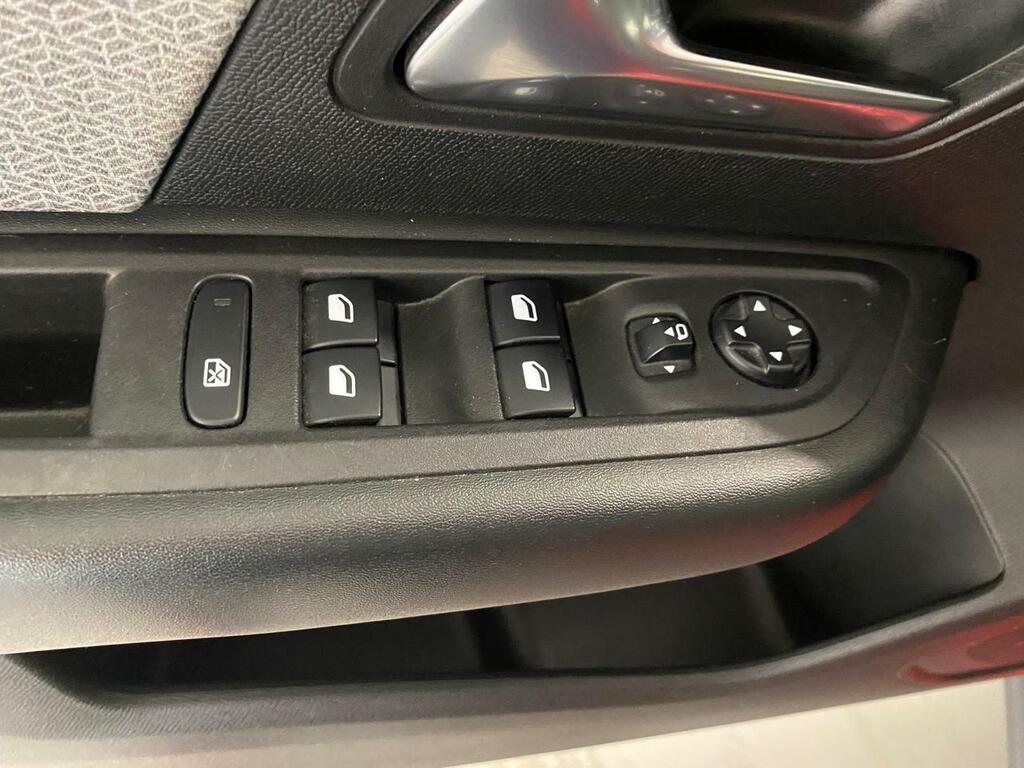 Citroën C4 BlueHdi 130 S&S EAT8 Feel Pack 13 Citroën C4 BlueHdi 130 S&S EAT8 Feel Pack 13