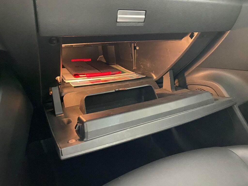 Citroën C4 BlueHdi 130 S&S EAT8 Feel Pack 25 Citroën C4 BlueHdi 130 S&S EAT8 Feel Pack 25