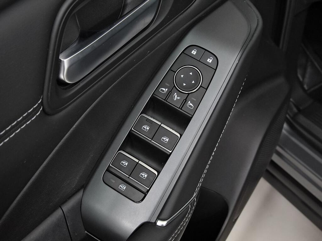 Nissan Qashqai DIG-T 103kW N-Connecta 12 Nissan Qashqai DIG-T 103kW N-Connecta 12