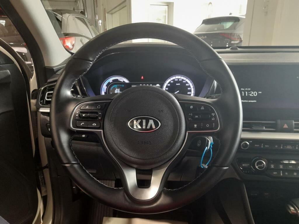 Kia Niro 1.6 GDi HEV 104kW (141CV) Drive 14 Kia Niro 1.6 GDi HEV 104kW (141CV) Drive 14