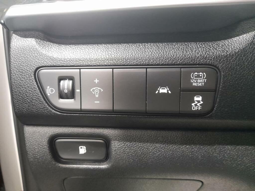 Kia Niro 1.6 GDi HEV 104kW (141CV) Drive 17 Kia Niro 1.6 GDi HEV 104kW (141CV) Drive 17