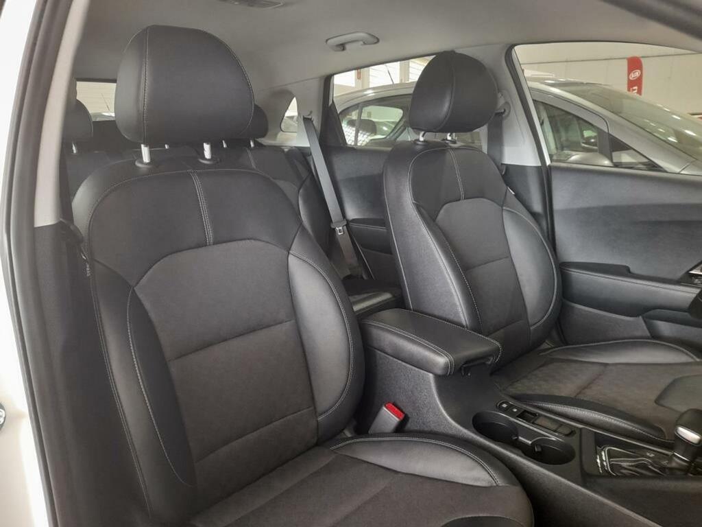 Kia Niro 1.6 GDi HEV 104kW (141CV) Drive 9 Kia Niro 1.6 GDi HEV 104kW (141CV) Drive 9