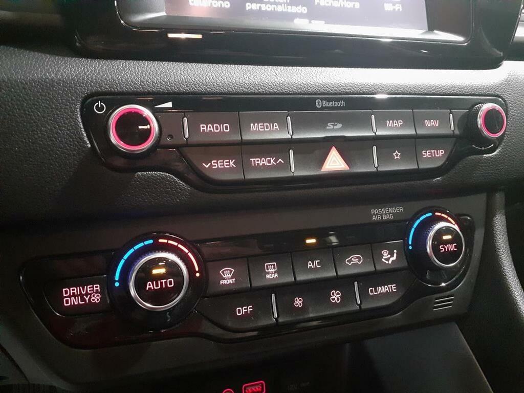 Kia Niro 1.6 GDi Híbrido 104kW (141CV) Drive 19 Kia Niro 1.6 GDi Híbrido 104kW (141CV) Drive 19