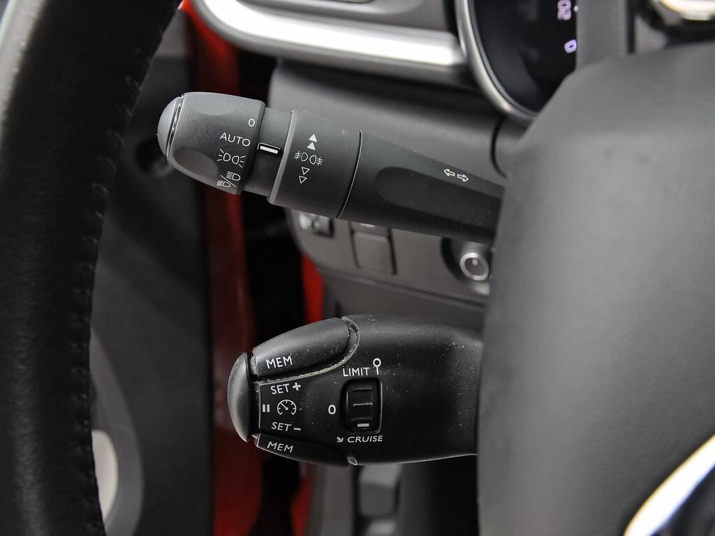 Citroën C3 PureTech 60KW (82CV) SHINE 16 Citroën C3 PureTech 60KW (82CV) SHINE 16