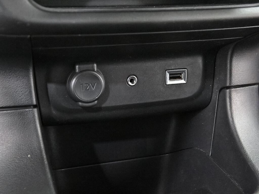 Citroën C3 PureTech 60KW (82CV) SHINE 28 Citroën C3 PureTech 60KW (82CV) SHINE 28