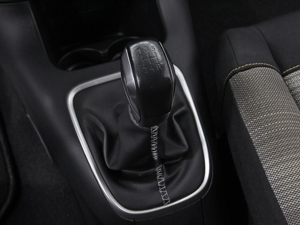 Citroën C3 PureTech 60KW (82CV) SHINE 29 Citroën C3 PureTech 60KW (82CV) SHINE 29