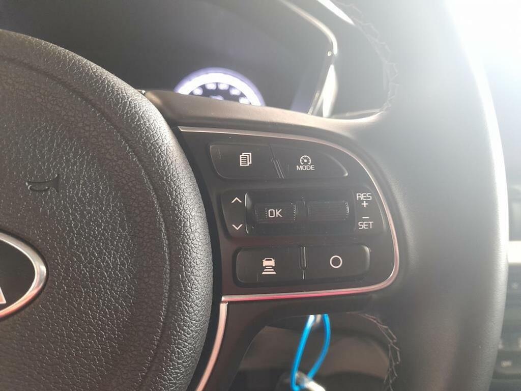 Kia Niro 1.6 GDi HEV 104kW (141CV) Drive 18 Kia Niro 1.6 GDi HEV 104kW (141CV) Drive 18