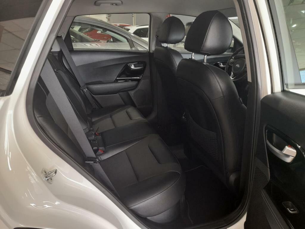 Kia Niro 1.6 GDi HEV 104kW (141CV) Drive 14 Kia Niro 1.6 GDi HEV 104kW (141CV) Drive 14