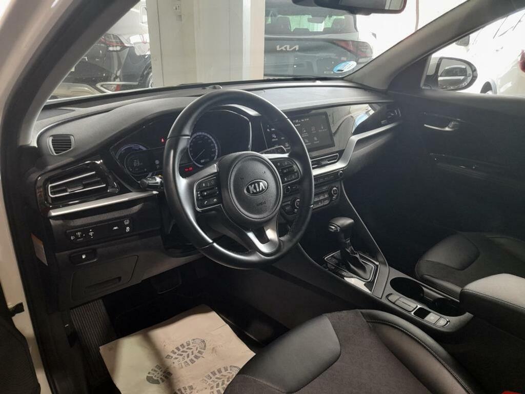 Kia Niro 1.6 GDi HEV 104kW (141CV) Drive 26 Kia Niro 1.6 GDi HEV 104kW (141CV) Drive 26