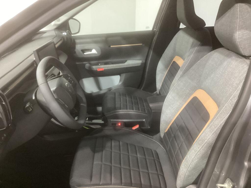 Citroën C3 Aircross Hybrid 145 ë-DCS6 PLUS 8 Citroën C3 Aircross Hybrid 145 ë-DCS6 PLUS 8