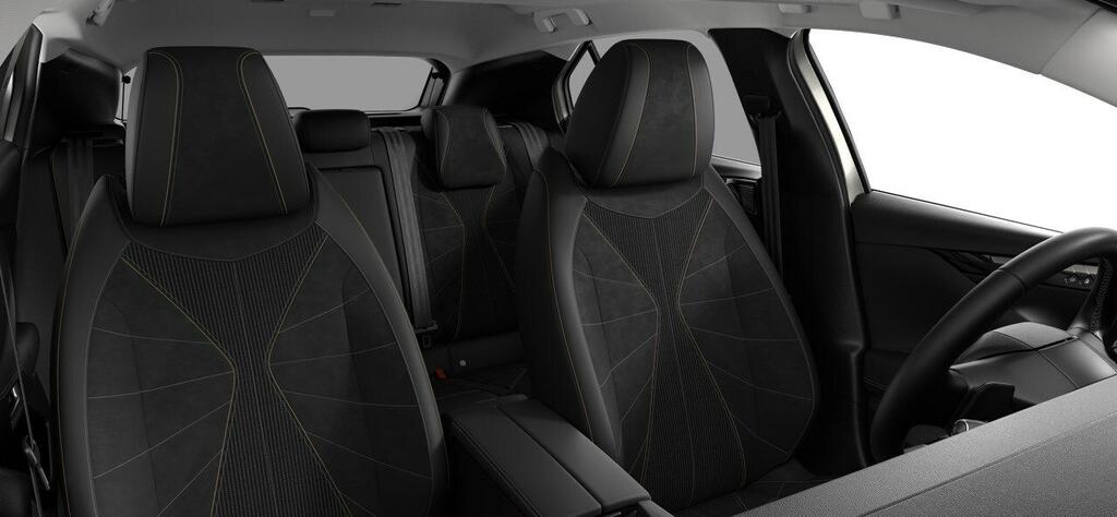 DS Nº4 E-Tense 215 Étoile Alcantara@ 8 DS Nº4 E-Tense 215 Étoile Alcantara@ 8