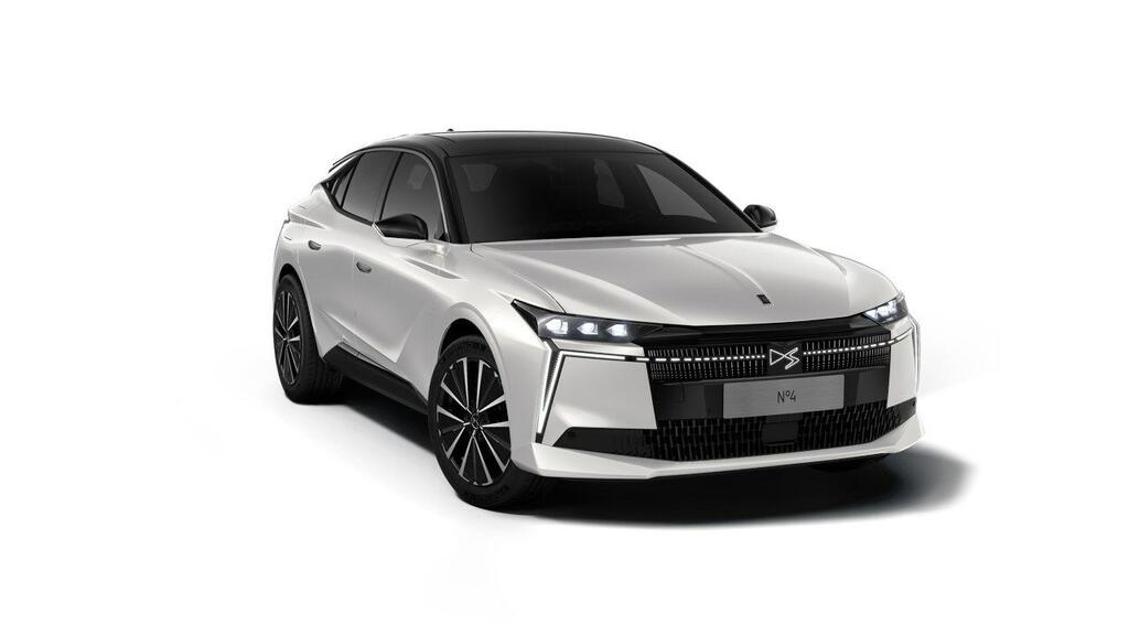 DS Nº4 E-Tense 215 Étoile Alcantara@ 5 DS Nº4 E-Tense 215 Étoile Alcantara@ 5