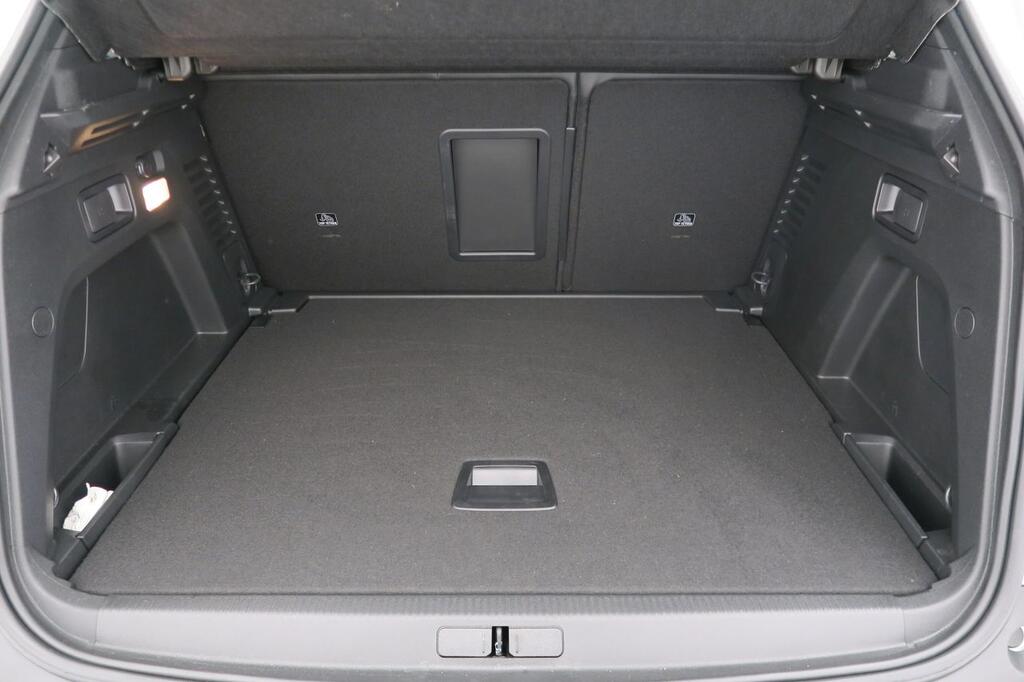 Peugeot 3008 1.2 PureTech 96KW S&S Allure Pack 18 Peugeot 3008 1.2 PureTech 96KW S&S Allure Pack 18