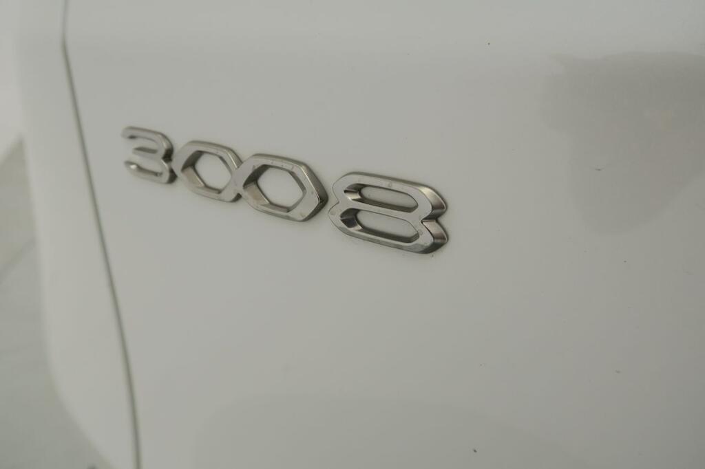 Peugeot 3008 1.2 PureTech 96KW S&S Allure Pack 19 Peugeot 3008 1.2 PureTech 96KW S&S Allure Pack 19