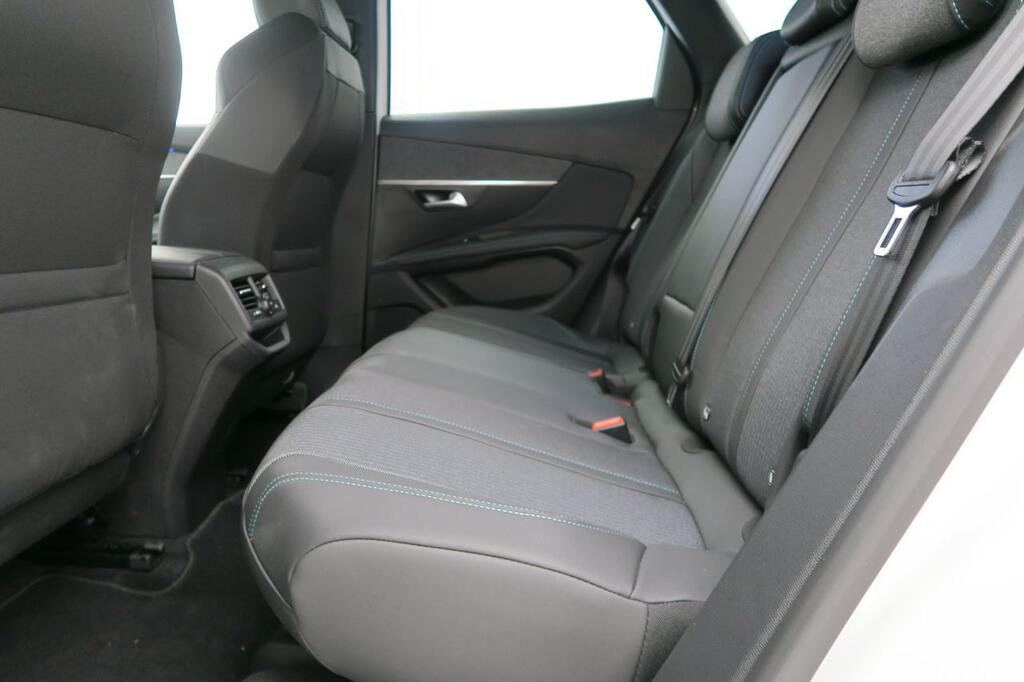 Peugeot 3008 1.2 PureTech 96KW S&S Allure Pack 17 Peugeot 3008 1.2 PureTech 96KW S&S Allure Pack 17