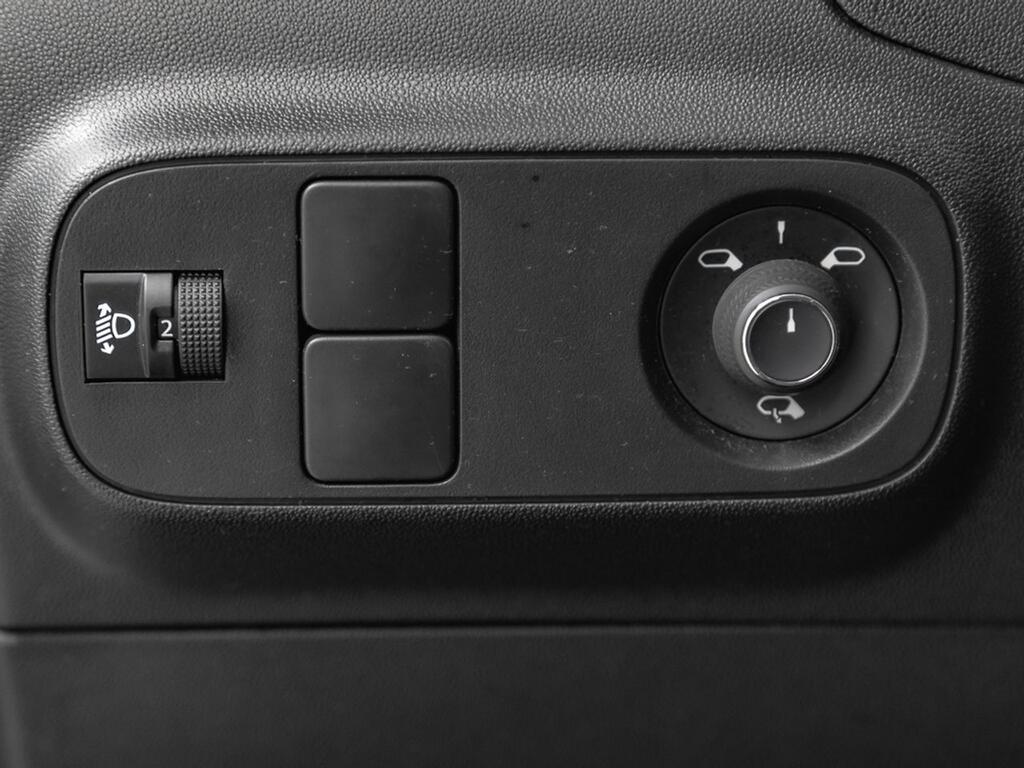 Citroën C3 BlueHDi 75KW (100CV) S&S Feel Pack 31 Citroën C3 BlueHDi 75KW (100CV) S&S Feel Pack 31