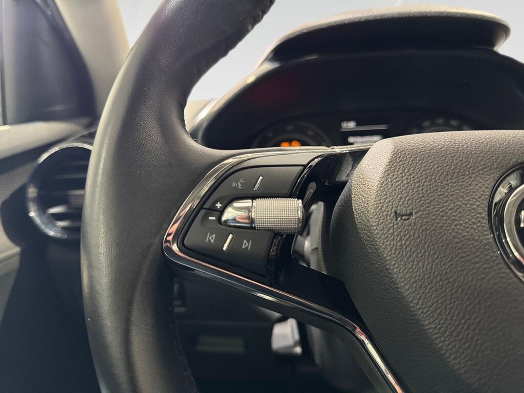 Skoda Fabia 1.0 MPI 59KW (80CV) Active 9 Skoda Fabia 1.0 MPI 59KW (80CV) Active 9