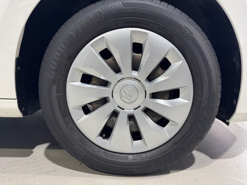 Skoda Fabia 1.0 MPI 59KW (80CV) Active 8 Skoda Fabia 1.0 MPI 59KW (80CV) Active 8