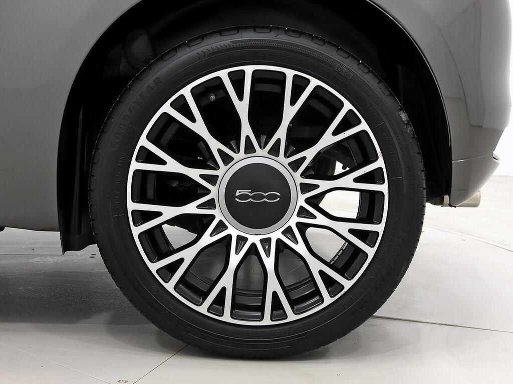 Fiat 500 Monotrim 1.0 Hybrid 51KW (70 CV) 11 Fiat 500 Monotrim 1.0 Hybrid 51KW (70 CV) 11