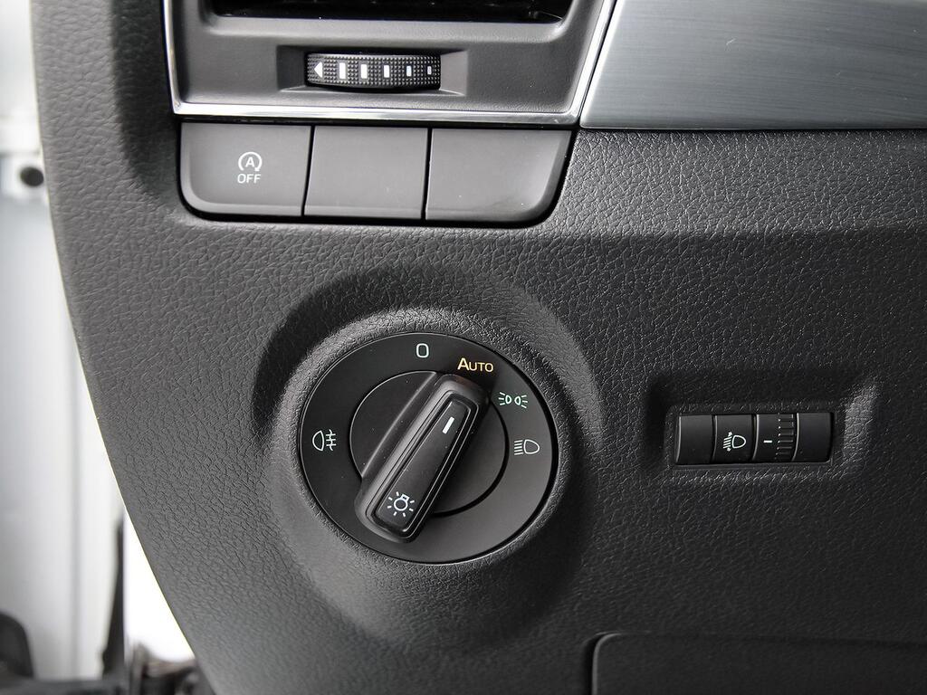 Skoda Fabia 1.0 TSI 70KW (95cv) Ambition 12 Skoda Fabia 1.0 TSI 70KW (95cv) Ambition 12