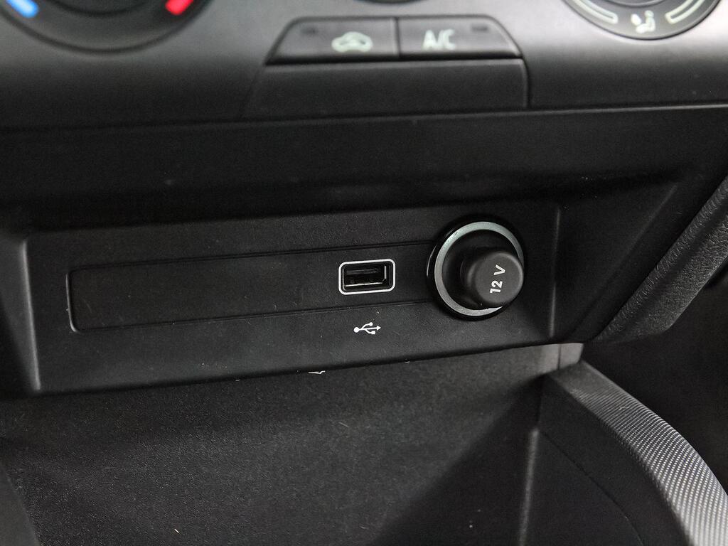 Skoda Fabia 1.0 TSI 70KW (95cv) Ambition 23 Skoda Fabia 1.0 TSI 70KW (95cv) Ambition 23