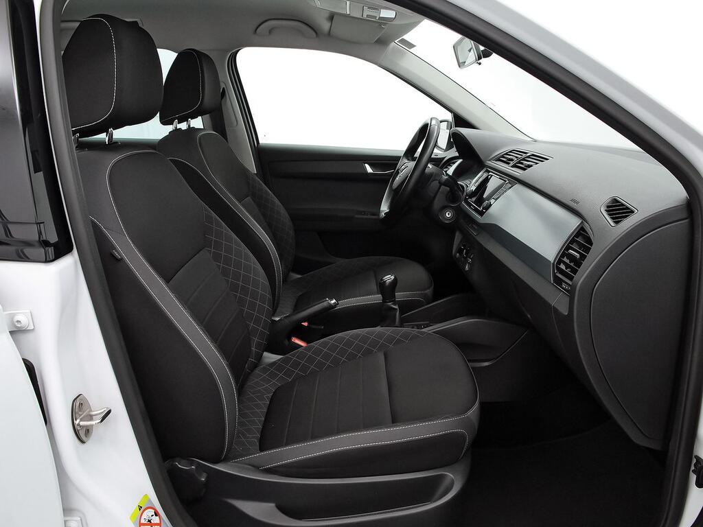 Skoda Fabia 1.0 TSI 70KW (95cv) Ambition 5 Skoda Fabia 1.0 TSI 70KW (95cv) Ambition 5