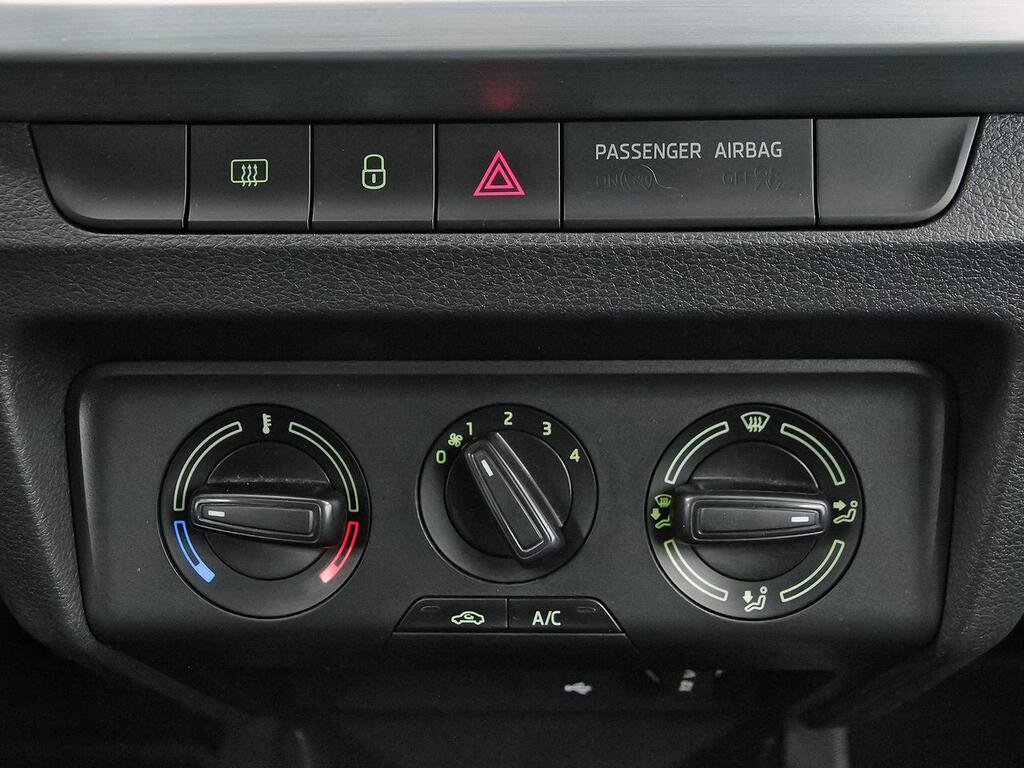 Skoda Fabia 1.0 TSI 70KW (95cv) Ambition 22 Skoda Fabia 1.0 TSI 70KW (95cv) Ambition 22