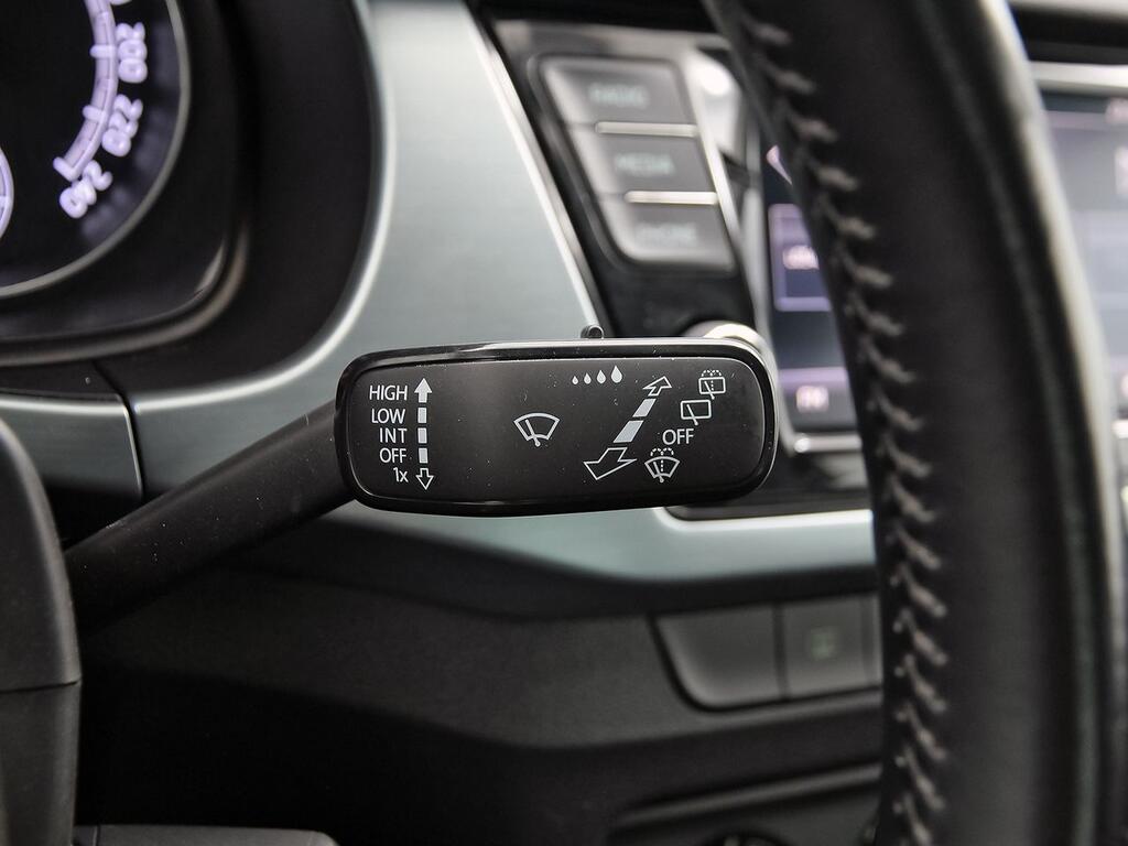 Skoda Fabia 1.0 TSI 70KW (95cv) Ambition 14 Skoda Fabia 1.0 TSI 70KW (95cv) Ambition 14