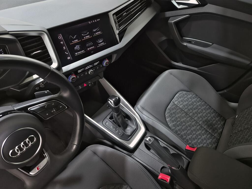 Audi A1 Sportback Black line 30 TFSI 85kW S tron 29